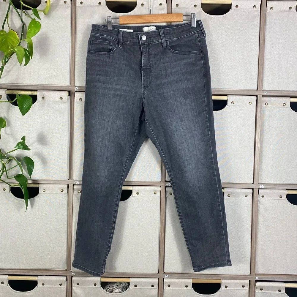 Universal threads high rise skinny jeans
